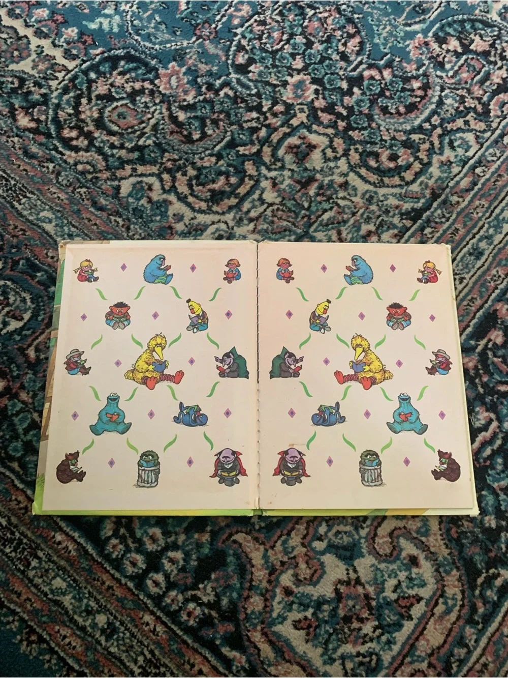 Vtg Sesame Street Book THE HOUSE OF SEVEN 7 COLORS - Madeline Sunshine - 1985